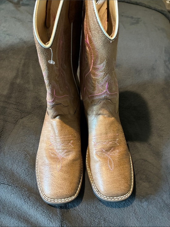 Shyanne Shoes - Shyanne Brown Western Cowboy Boots with Pink Stitching